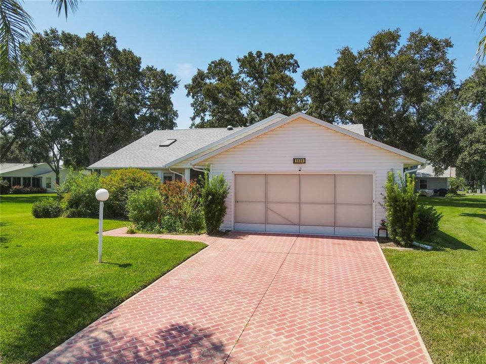 Под контрактом: $235,000 (2 спален, 2 ванн, 1800 Квадратных фут)