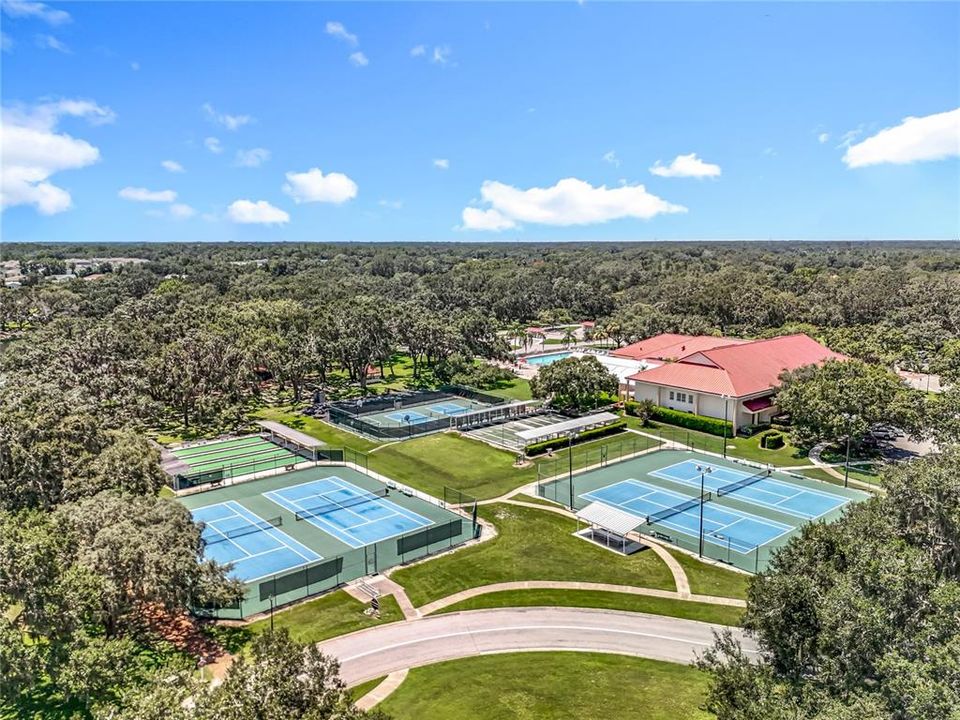 Под контрактом: $235,000 (2 спален, 2 ванн, 1800 Квадратных фут)