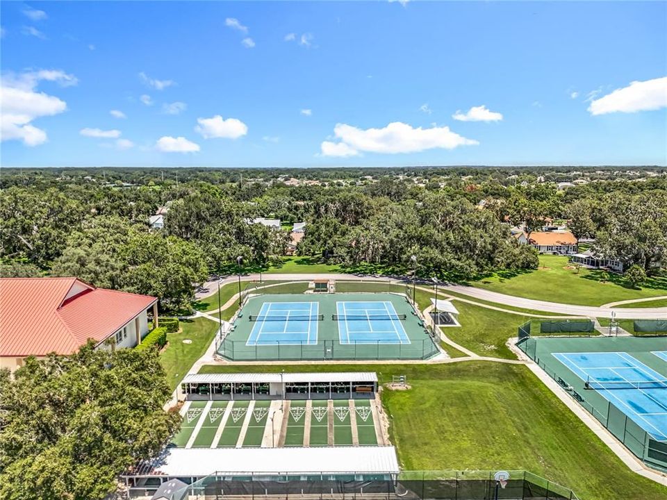 Под контрактом: $235,000 (2 спален, 2 ванн, 1800 Квадратных фут)