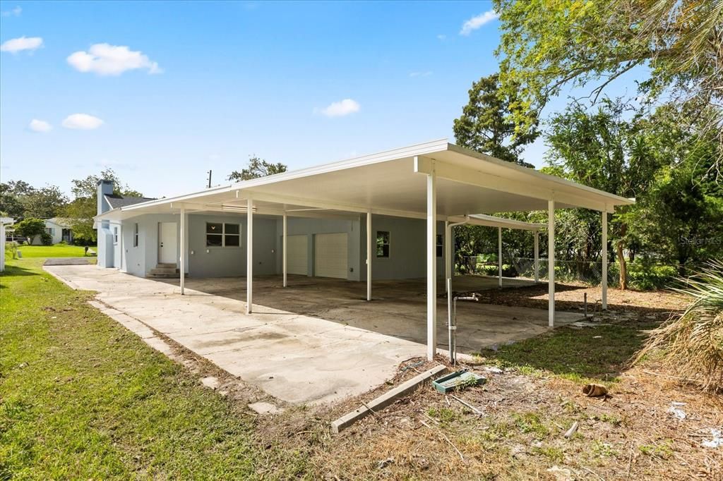 Activo con contrato: $298,000 (3 camas, 2 baños, 2042 Pies cuadrados)