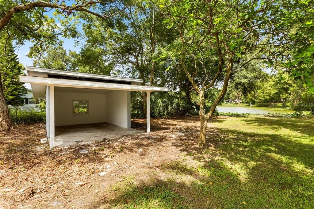 Activo con contrato: $298,000 (3 camas, 2 baños, 2042 Pies cuadrados)