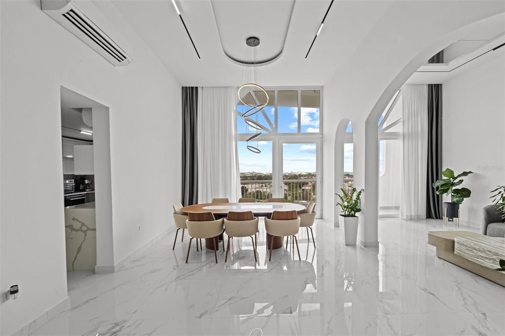 В аренду: $10,000 (5 спален, 5 ванн, 4000 Квадратных фут)