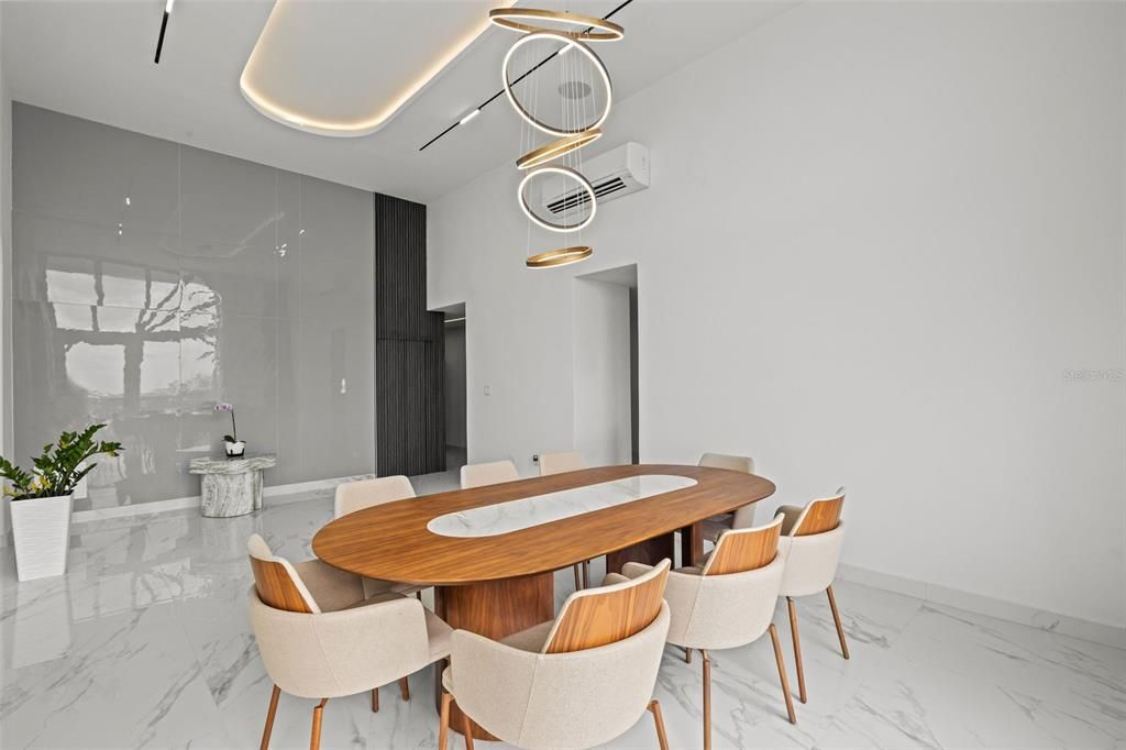 В аренду: $10,000 (5 спален, 5 ванн, 4000 Квадратных фут)