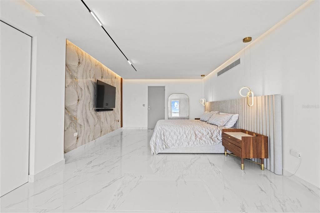 В аренду: $10,000 (5 спален, 5 ванн, 4000 Квадратных фут)