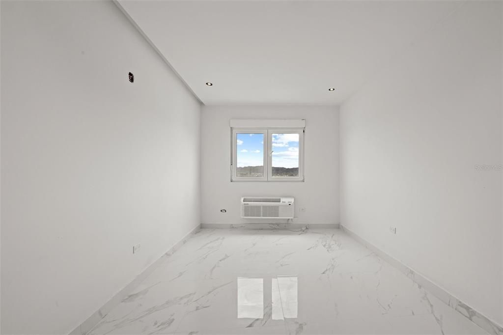 В аренду: $10,000 (5 спален, 5 ванн, 4000 Квадратных фут)