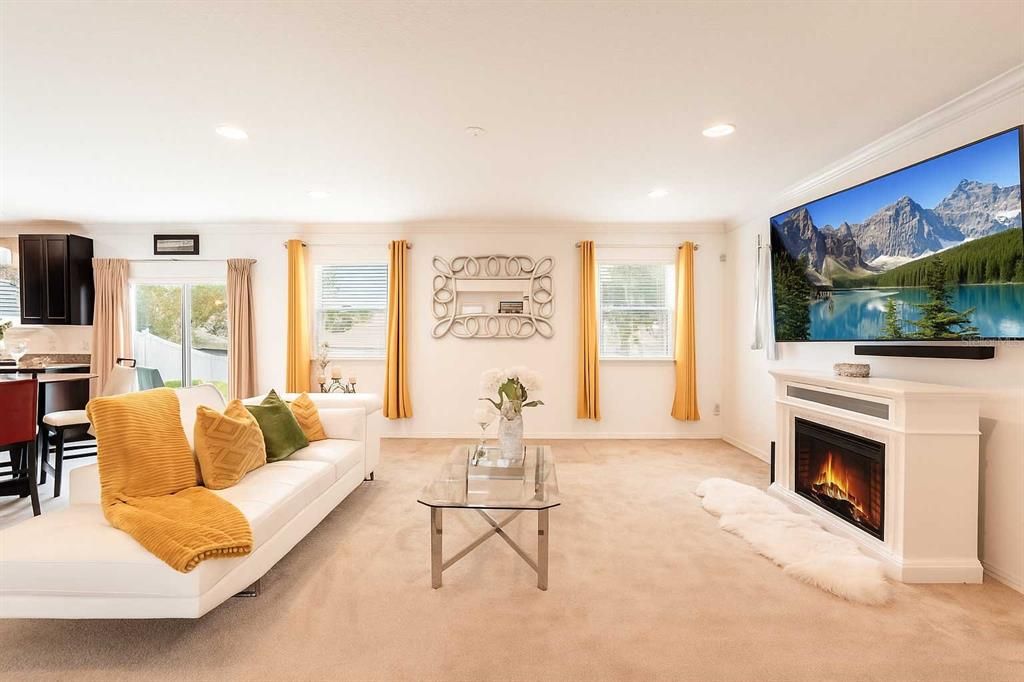 Active With Contract: $380,000 (3 beds, 2 baths, 2218 Square Feet)