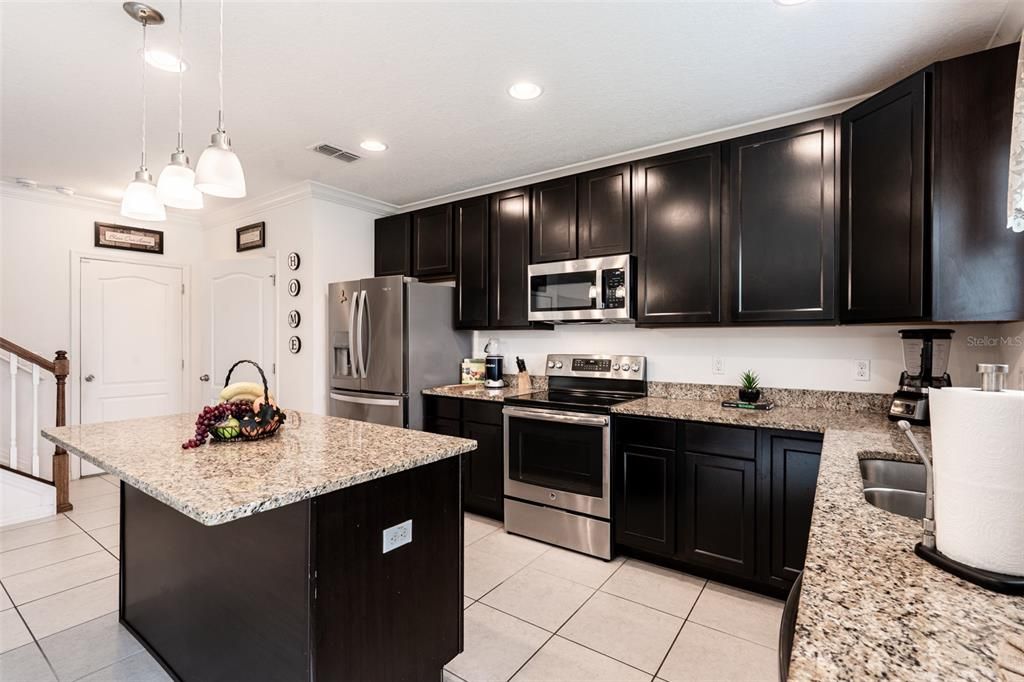 Active With Contract: $380,000 (3 beds, 2 baths, 2218 Square Feet)