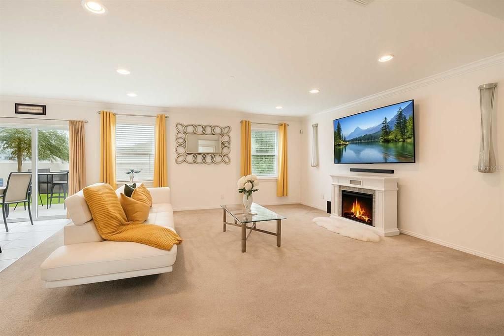 Active With Contract: $380,000 (3 beds, 2 baths, 2218 Square Feet)