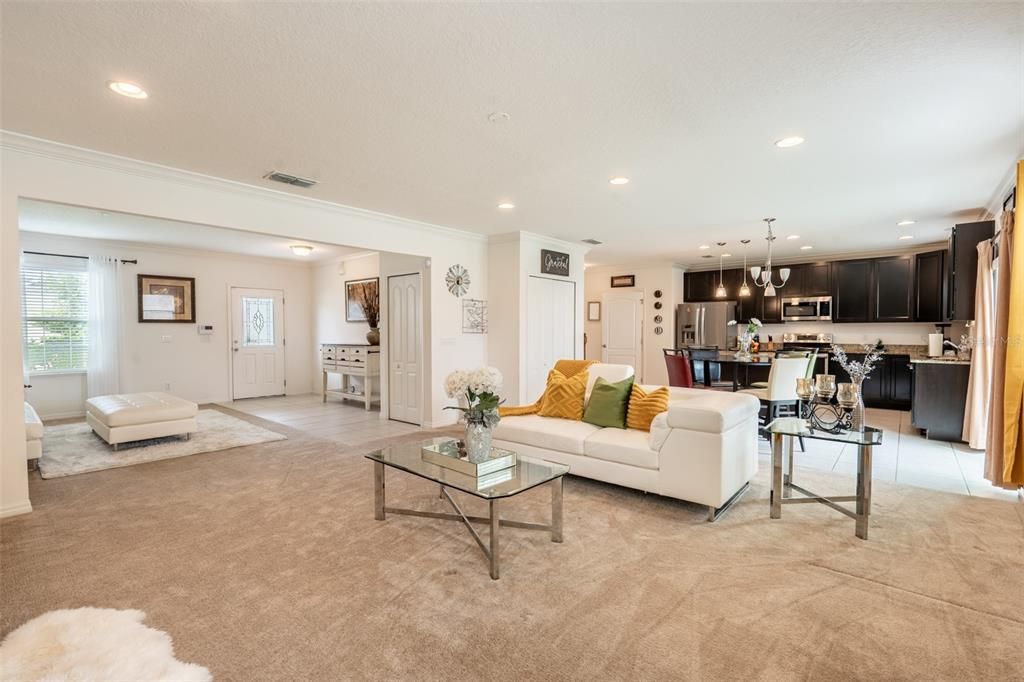 Active With Contract: $380,000 (3 beds, 2 baths, 2218 Square Feet)