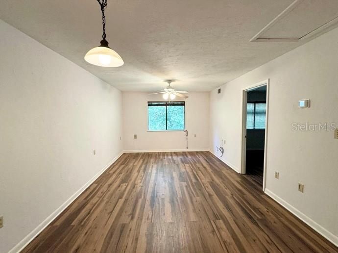 For Rent: $1,400 (2 beds, 2 baths, 874 Square Feet)