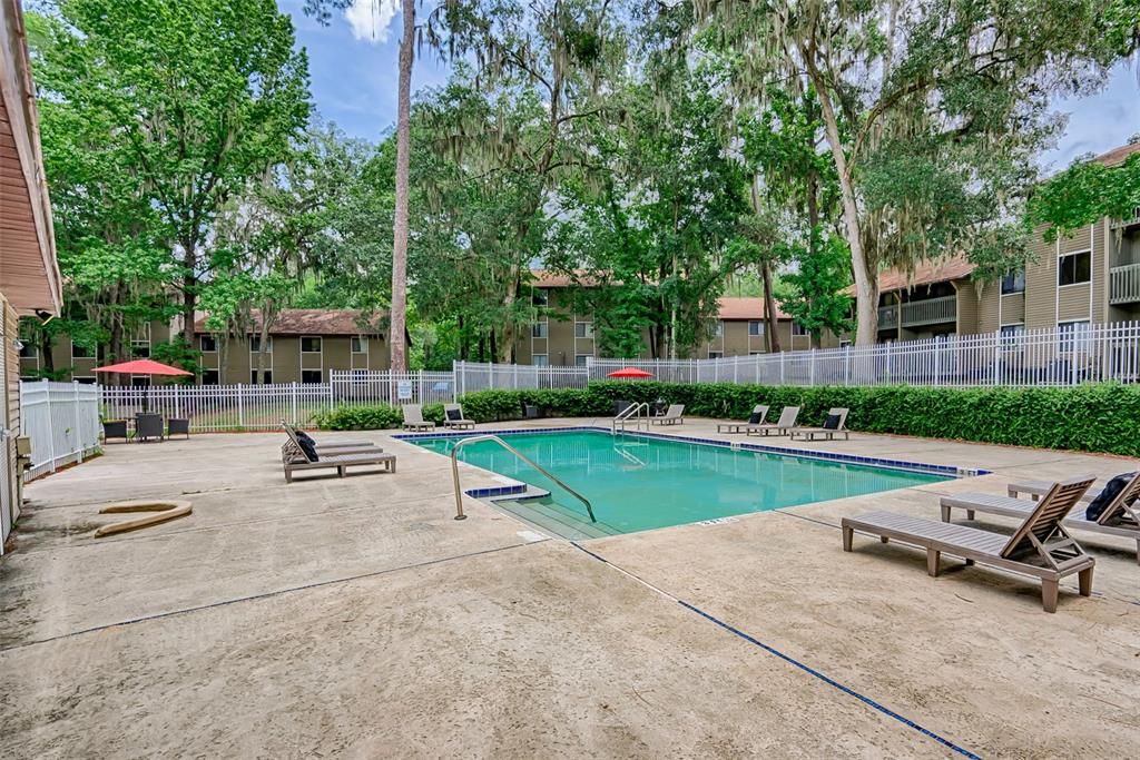 For Rent: $1,400 (2 beds, 2 baths, 874 Square Feet)