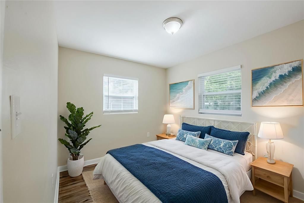 Active With Contract: $215,000 (3 beds, 2 baths, 1094 Square Feet)