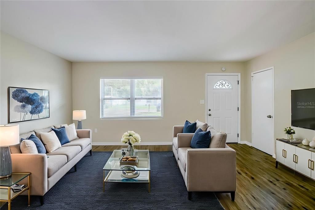 Active With Contract: $215,000 (3 beds, 2 baths, 1094 Square Feet)