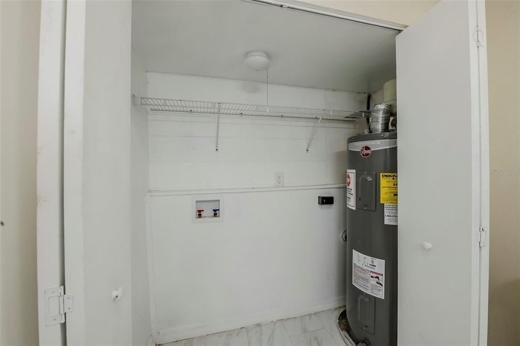 Active With Contract: $215,000 (3 beds, 2 baths, 1094 Square Feet)