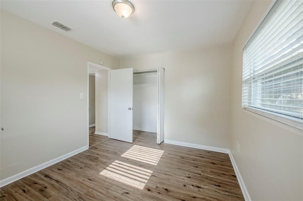 Active With Contract: $215,000 (3 beds, 2 baths, 1094 Square Feet)