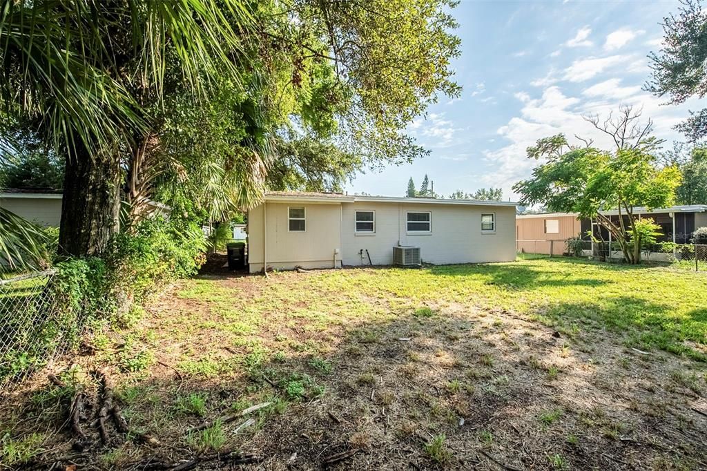 Active With Contract: $215,000 (3 beds, 2 baths, 1094 Square Feet)