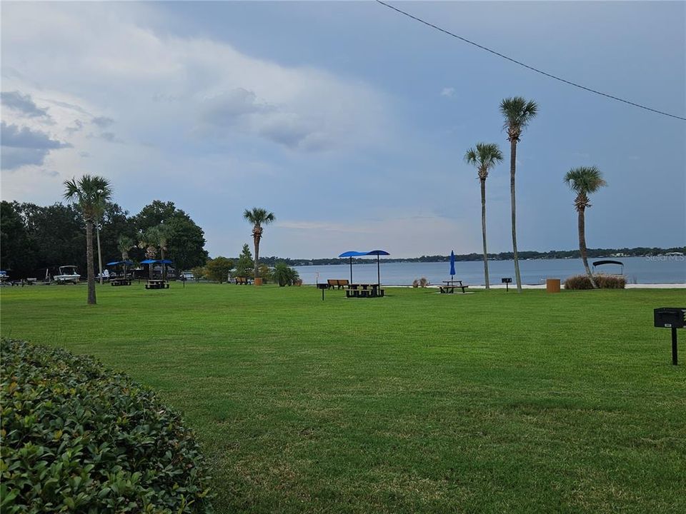 待售: $169,900 (1 贝兹, 1 浴室, 730 平方英尺)