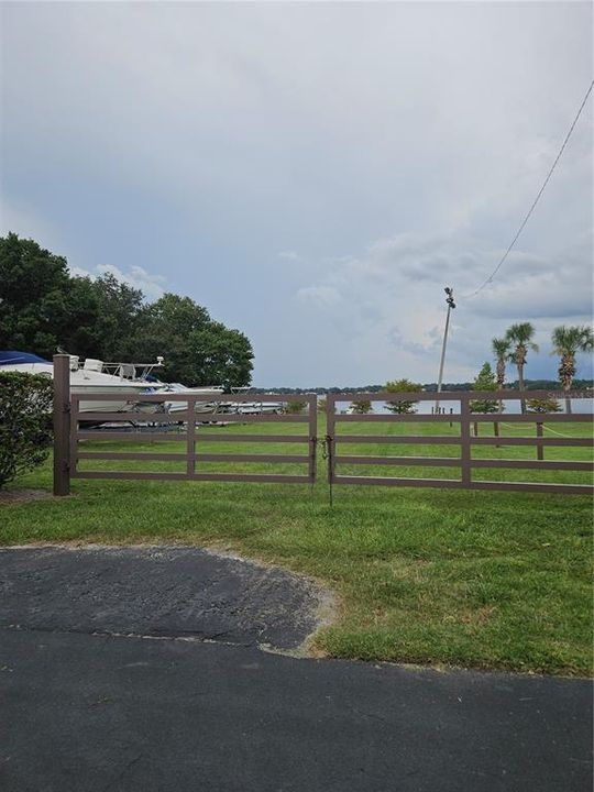 待售: $169,900 (1 贝兹, 1 浴室, 730 平方英尺)