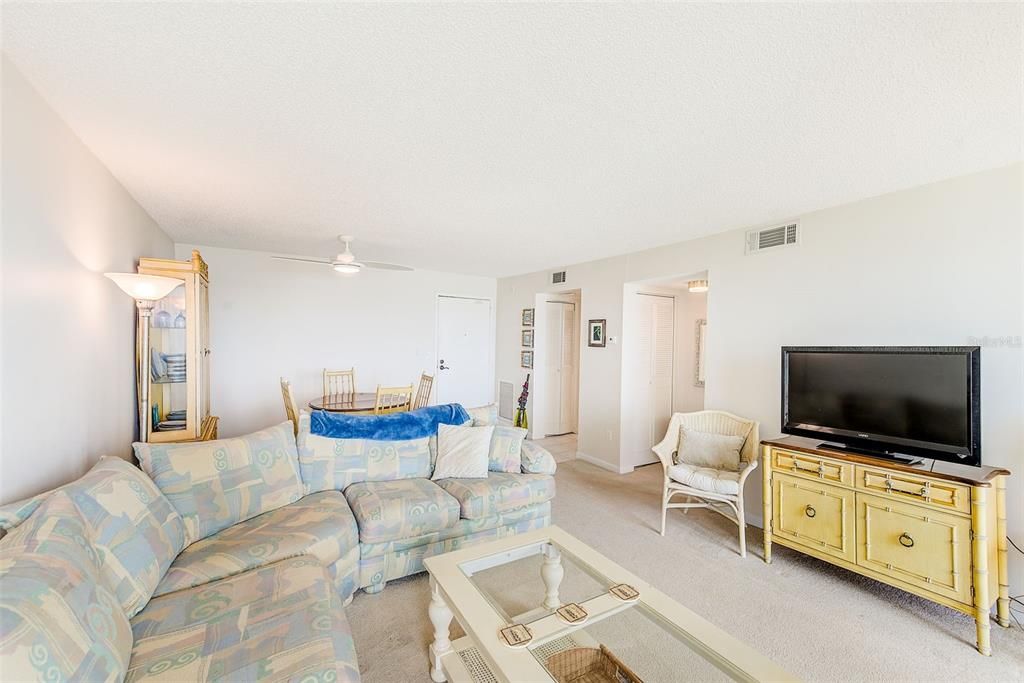 В аренду: $1,800 (1 спален, 1 ванн, 710 Квадратных фут)