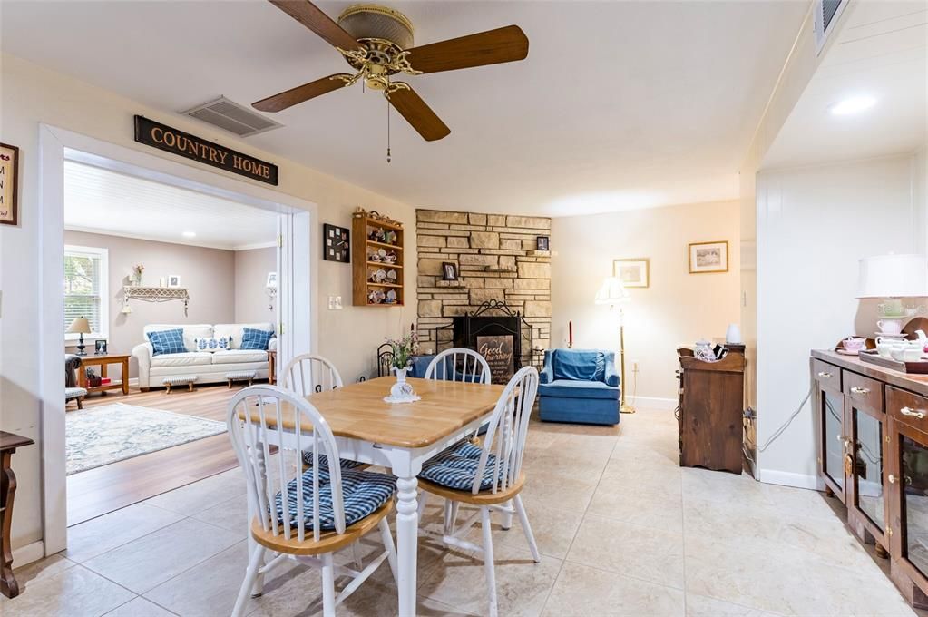 На продажу: $939,000 (5 спален, 3 ванн, 3662 Квадратных фут)