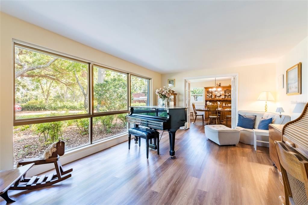 На продажу: $939,000 (5 спален, 3 ванн, 3662 Квадратных фут)