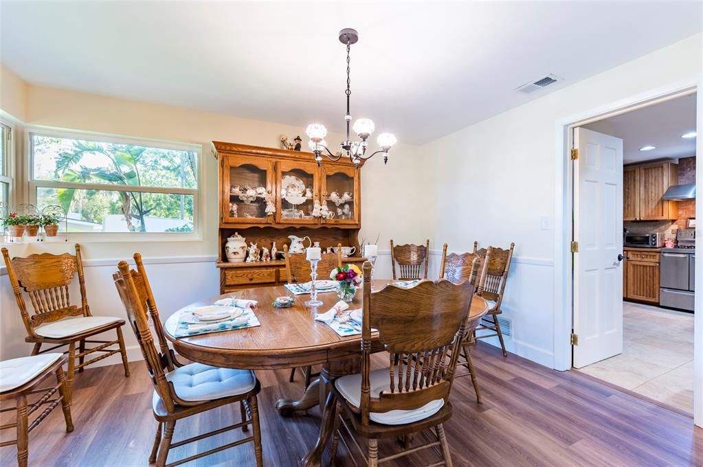 На продажу: $939,000 (5 спален, 3 ванн, 3662 Квадратных фут)