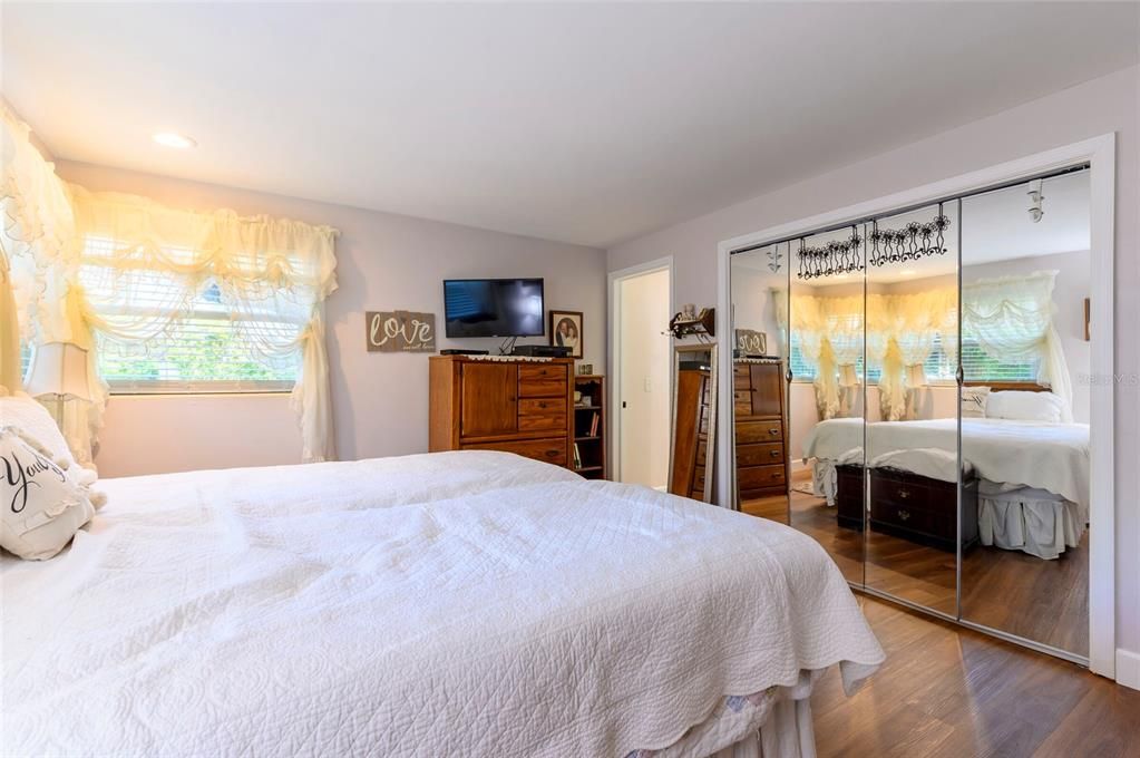 На продажу: $939,000 (5 спален, 3 ванн, 3662 Квадратных фут)