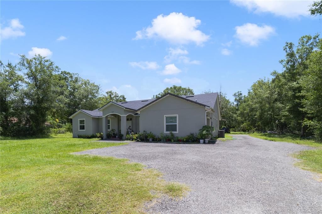 For Sale: $799,000 (5 beds, 3 baths, 3000 Square Feet)