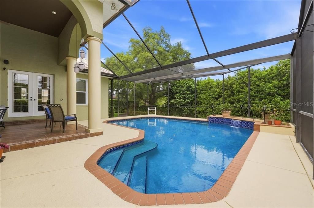Activo con contrato: $784,000 (4 camas, 3 baños, 3640 Pies cuadrados)