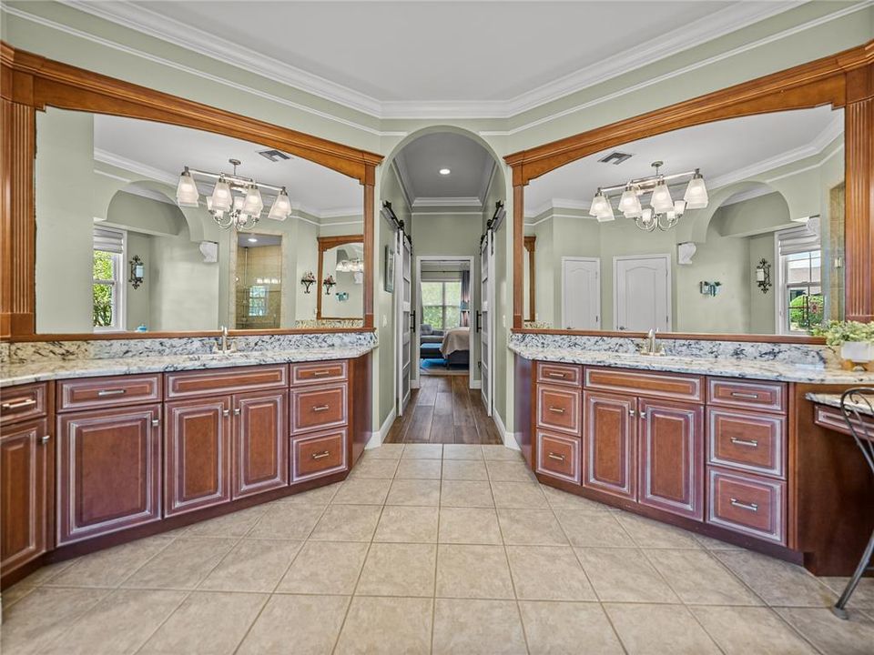 待售: $835,000 (4 贝兹, 3 浴室, 3640 平方英尺)