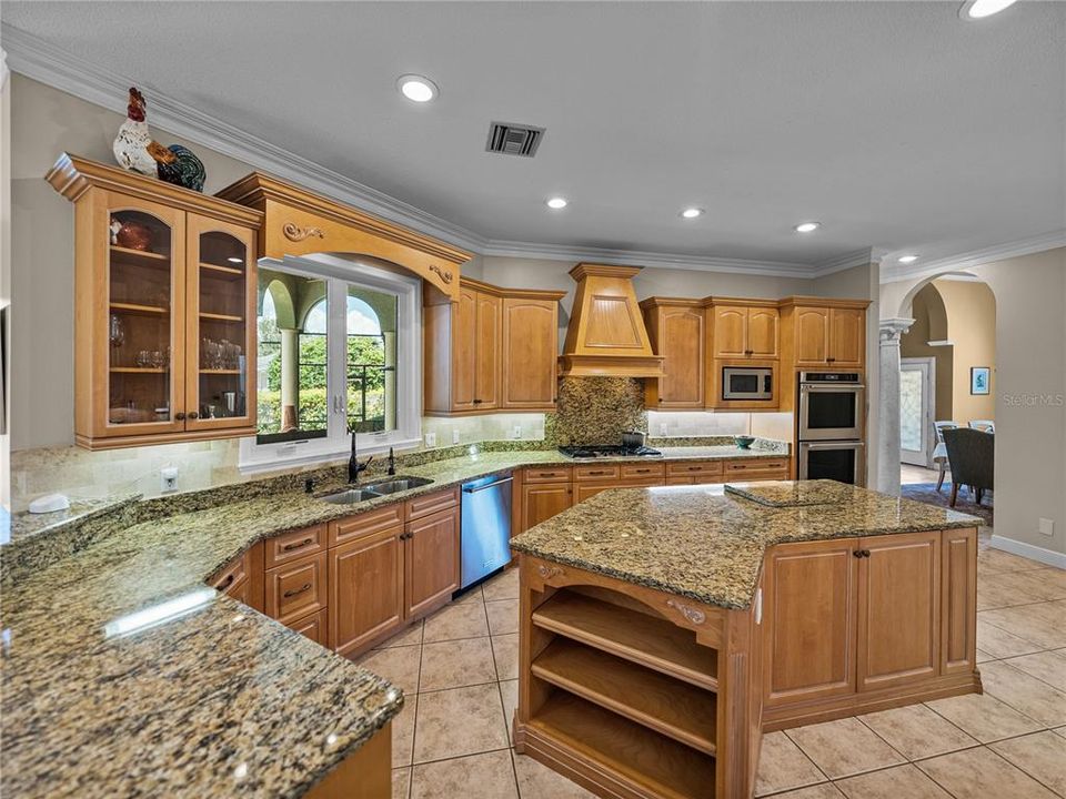 待售: $835,000 (4 贝兹, 3 浴室, 3640 平方英尺)