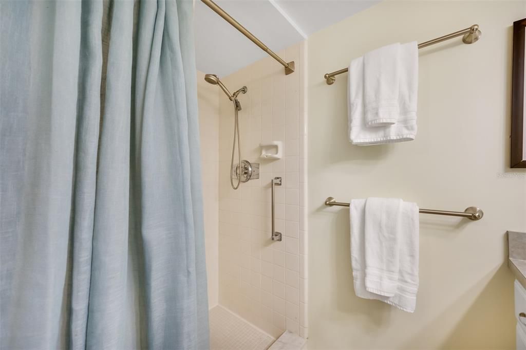 En Renta: $4,550 (4 camas, 2 baños, 2268 Pies cuadrados)