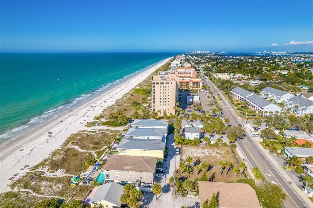 En Renta: $4,550 (4 camas, 2 baños, 2268 Pies cuadrados)