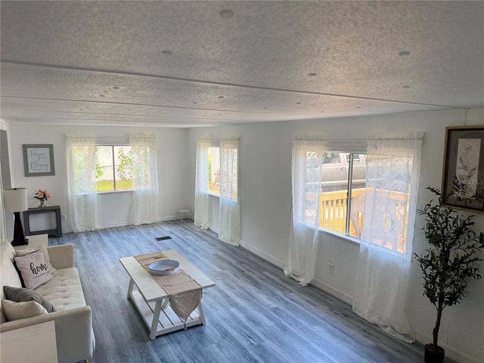 For Sale: $169,000 (3 beds, 1 baths, 1288 Square Feet)