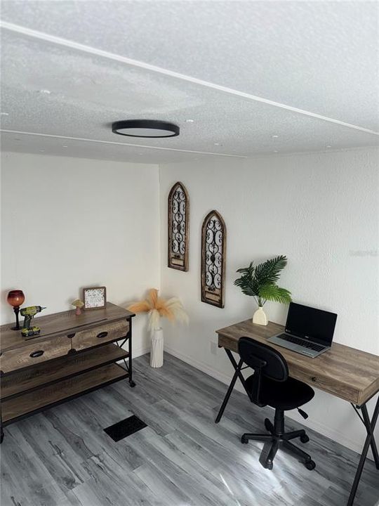 For Sale: $169,000 (3 beds, 1 baths, 1288 Square Feet)