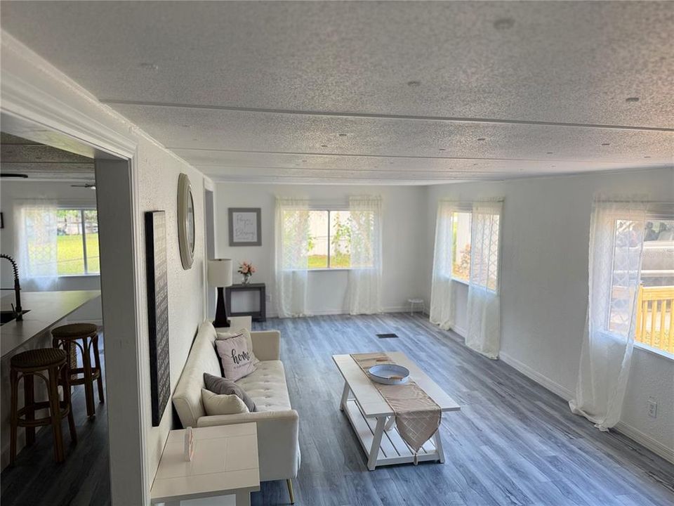 For Sale: $169,000 (3 beds, 1 baths, 1288 Square Feet)