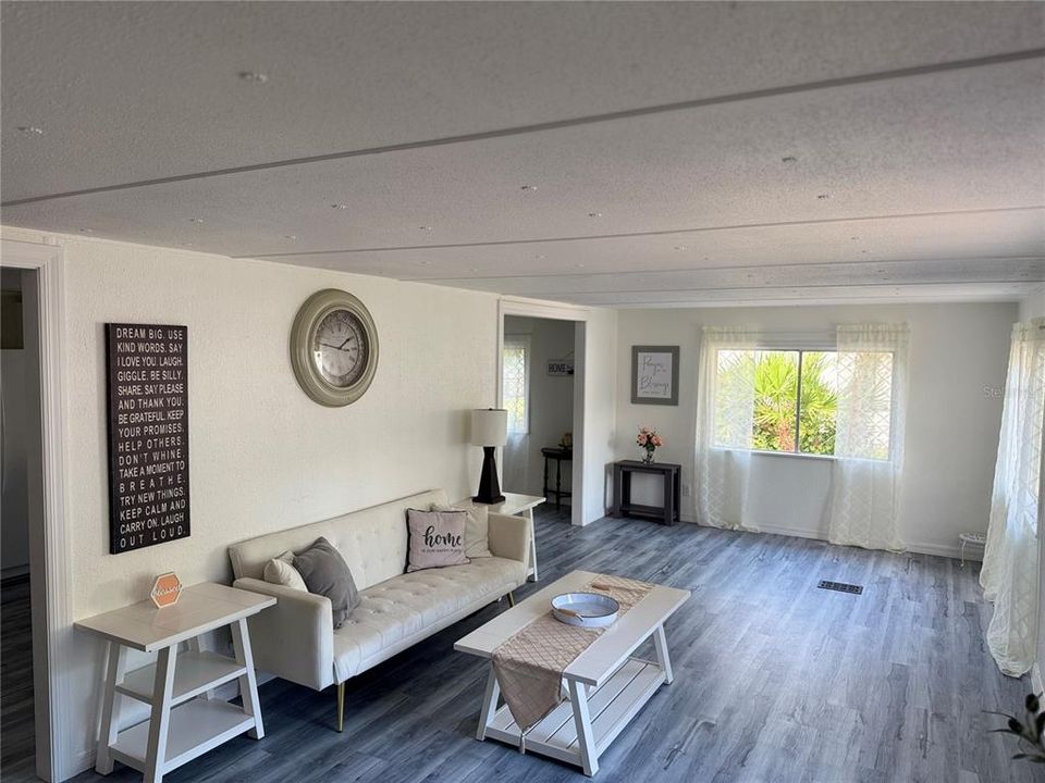 For Sale: $169,000 (3 beds, 1 baths, 1288 Square Feet)