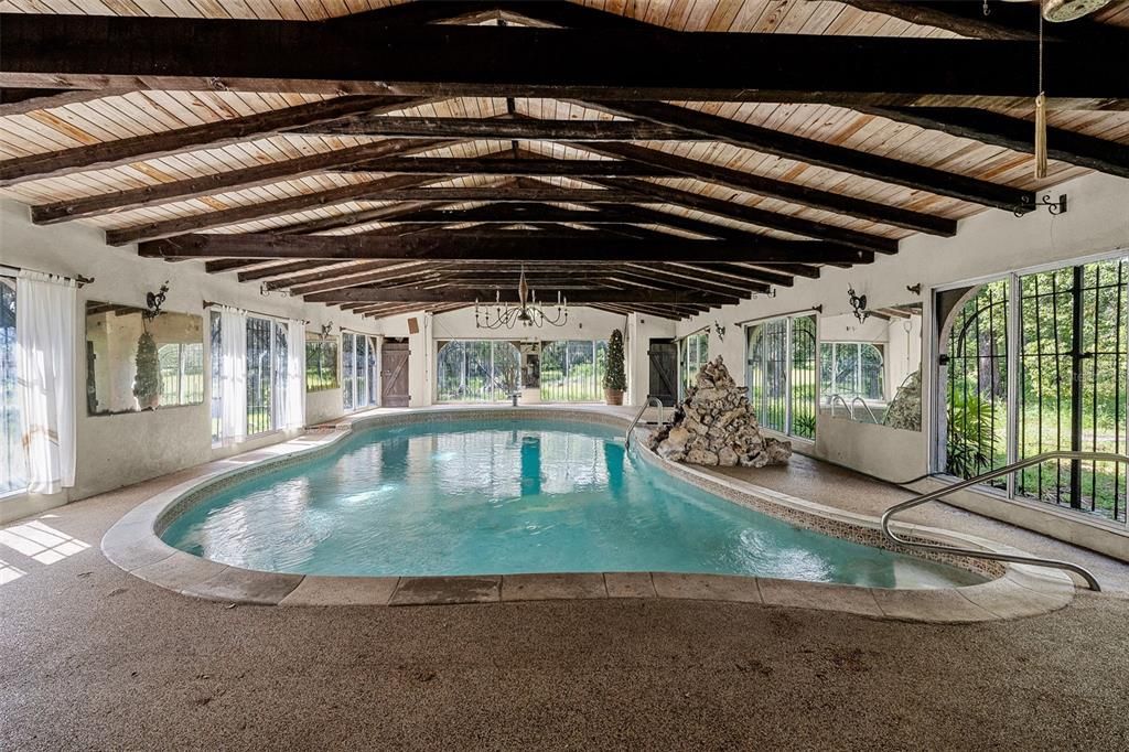 En Venta: $3,495,000 (36.32 acres)