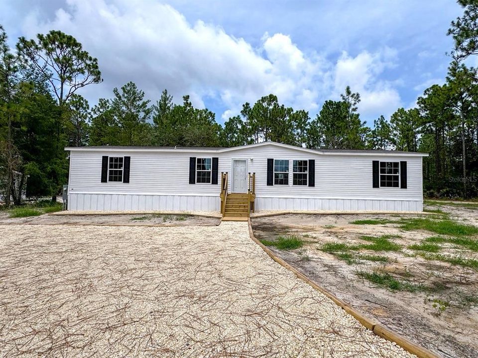 For Sale: $249,900 (4 beds, 2 baths, 1813 Square Feet)