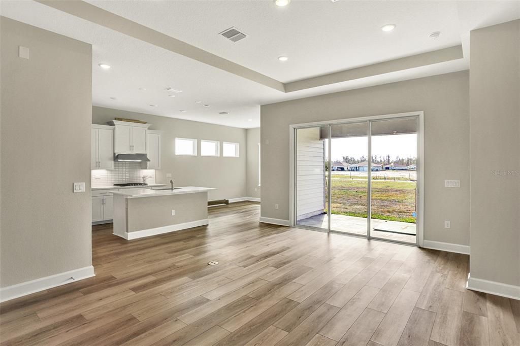 Active With Contract: $443,573 (3 beds, 2 baths, 1836 Square Feet)