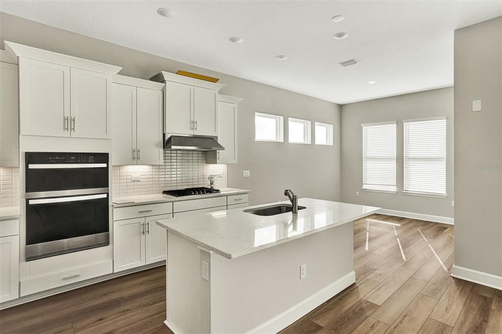 Active With Contract: $443,573 (3 beds, 2 baths, 1836 Square Feet)