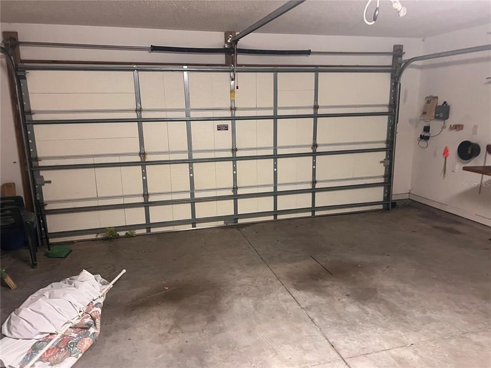 Active With Contract: $179,000 (2 beds, 2 baths, 1348 Square Feet)