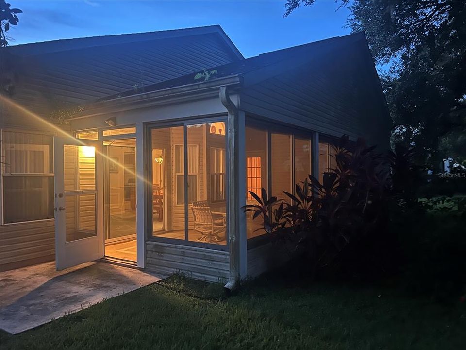 Active With Contract: $179,000 (2 beds, 2 baths, 1348 Square Feet)