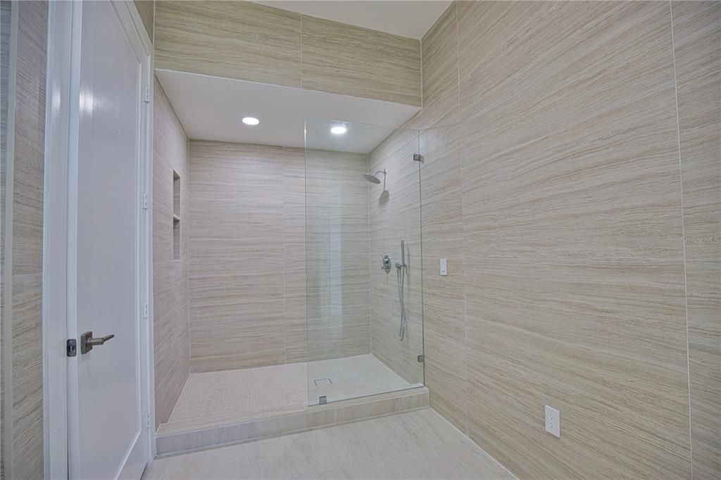 В аренду: $15,000 (4 спален, 4 ванн, 5318 Квадратных фут)