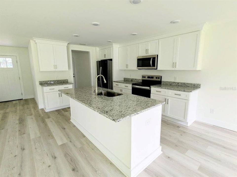 For Sale: $335,000 (3 beds, 2 baths, 1545 Square Feet)