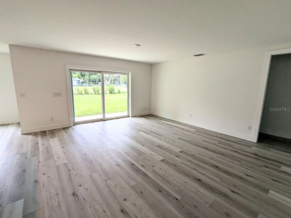 For Sale: $335,000 (3 beds, 2 baths, 1545 Square Feet)