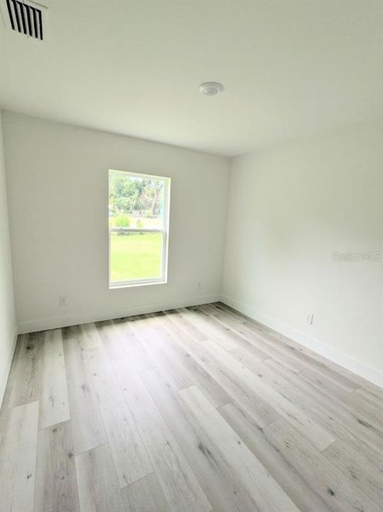 For Sale: $335,000 (3 beds, 2 baths, 1545 Square Feet)