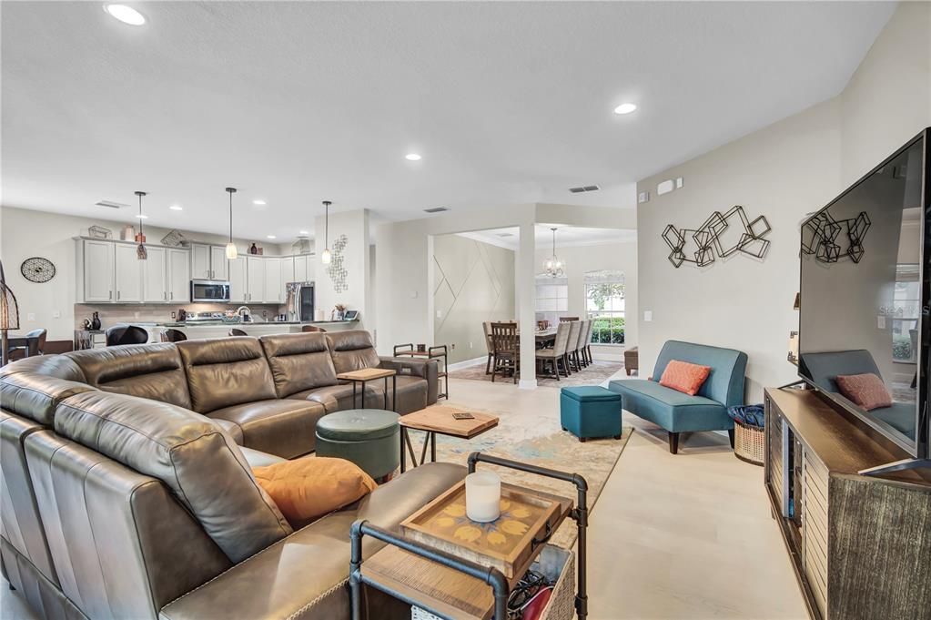 На продажу: $645,000 (5 спален, 3 ванн, 3008 Квадратных фут)