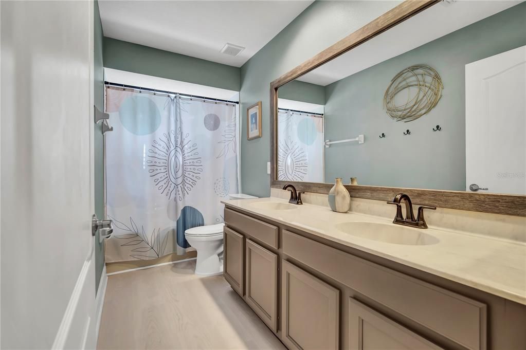 На продажу: $645,000 (5 спален, 3 ванн, 3008 Квадратных фут)