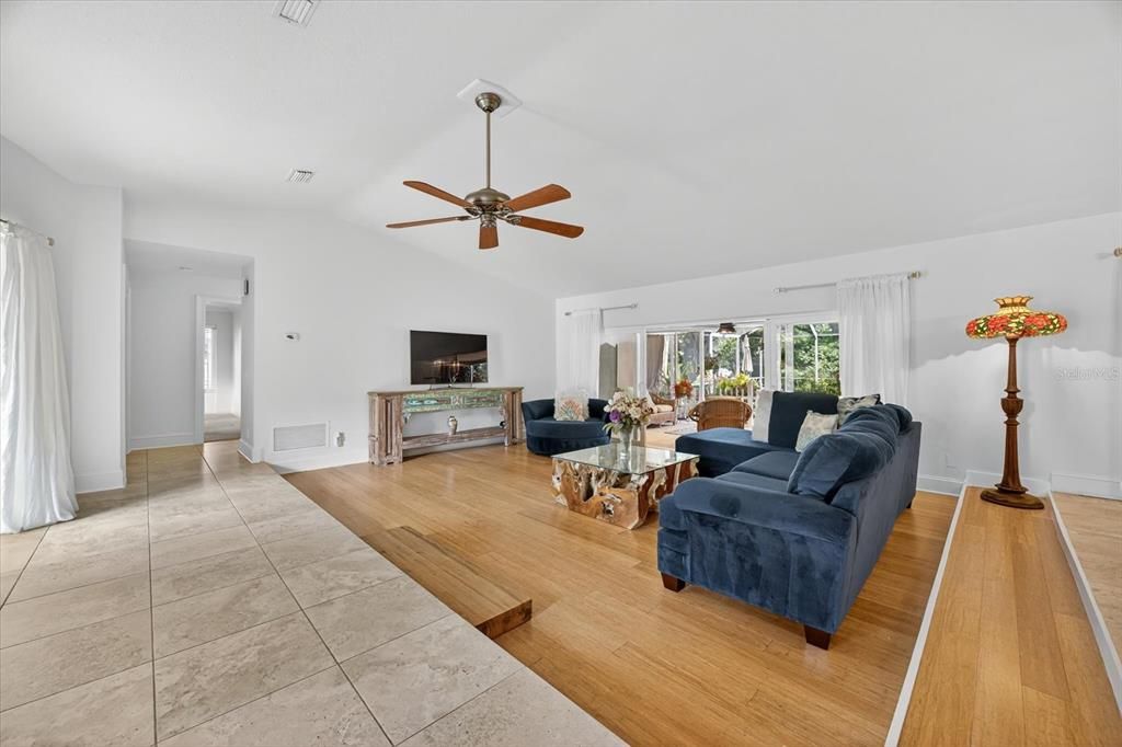 На продажу: $995,000 (3 спален, 2 ванн, 2093 Квадратных фут)